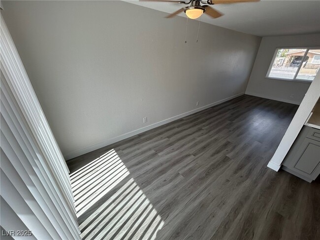 Building Photo - 820 Carpenter Dr