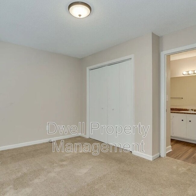 Building Photo - 3512 Woodlake Rd