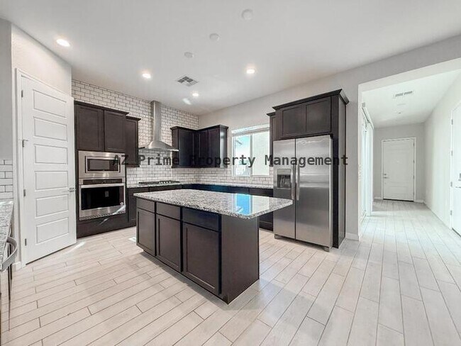 Building Photo - 5138 E Anderson Dr