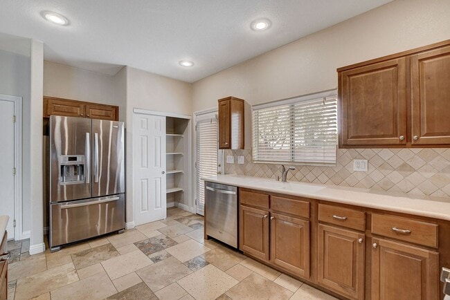 Building Photo - Beautiful 2story house with strip views