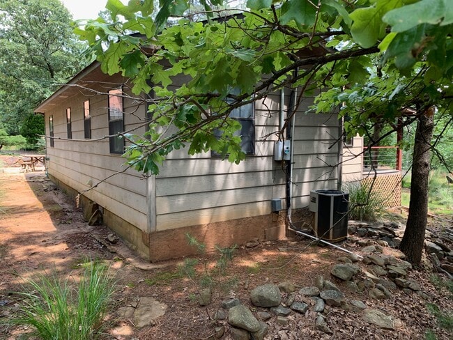 Building Photo - 31041 Dove Ln