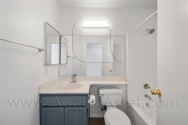 Building Photo - Beautiful 4 Bedroom Temecula Home with Private Backyard & Covered Patio