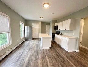 Building Photo - 130 South St