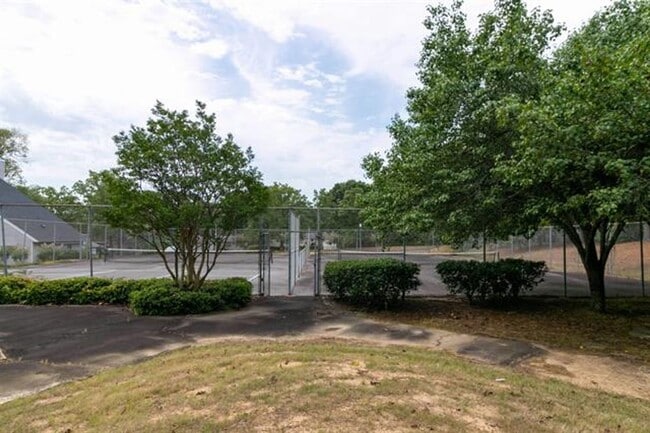 Building Photo - QUESTIONS PLEASE CONTACT LANCE GARNER 501-...