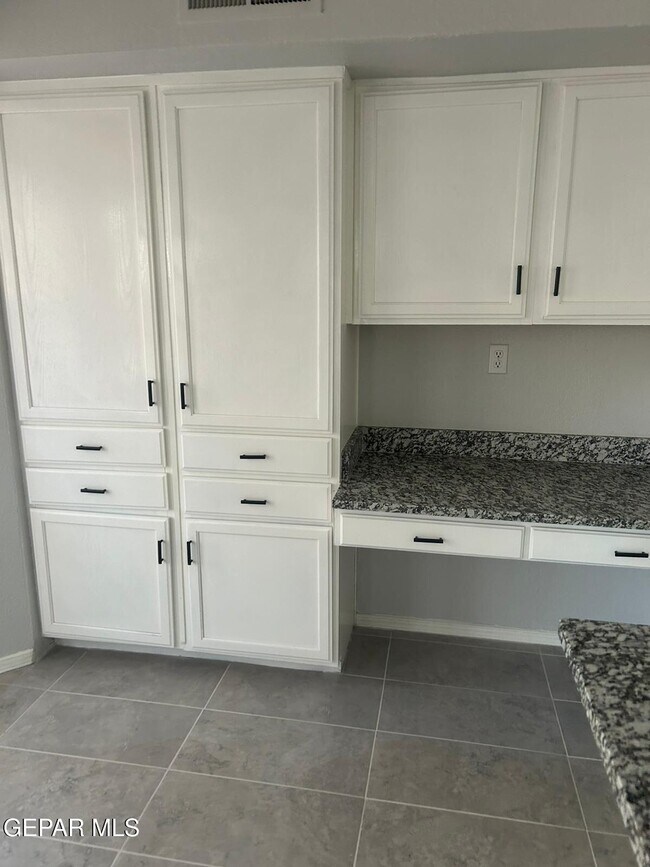 Building Photo - 7401 Le Conte Dr