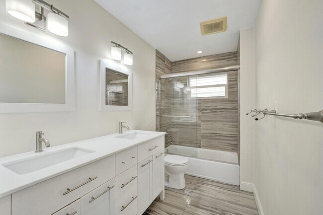 Building Photo - 4721 Sarazen Dr