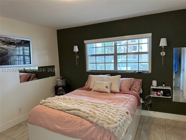 Building Photo - 450 Paradise Isle Blvd
