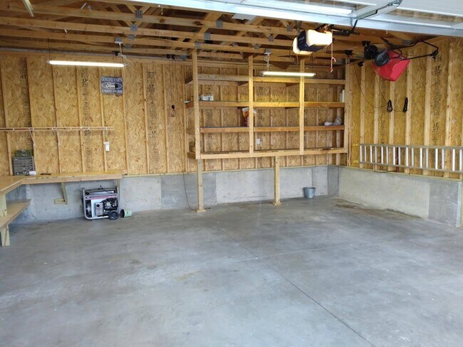 Building Photo - 1111 Clifton St NE