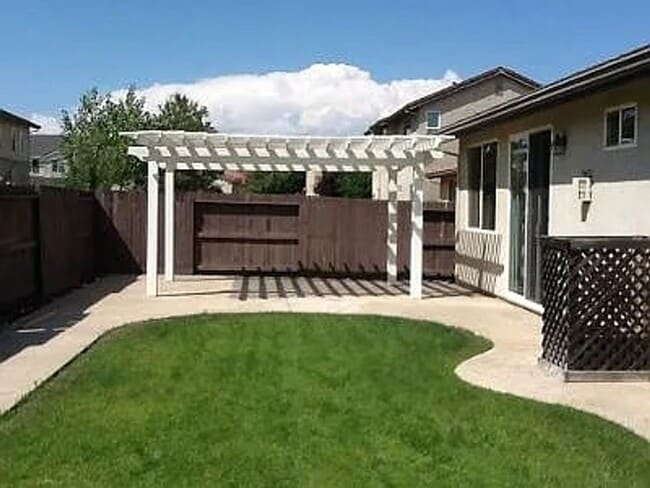 Building Photo - 3 bedroom, 2 bath house