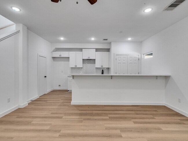 Building Photo - 8409 Mahalia Dr