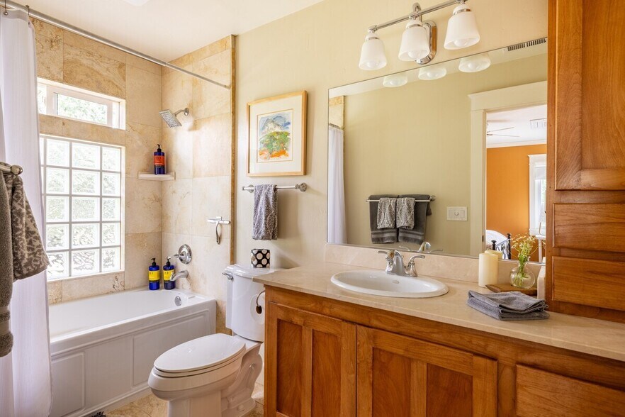 Master Bath - 165 Terrace St