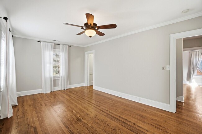 Building Photo - Historic Wesley Heights Home | Walkable to Uptown | 2 Primary Suites