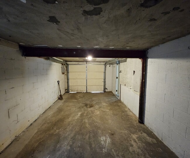 Building Photo - 855 Hamil Rd