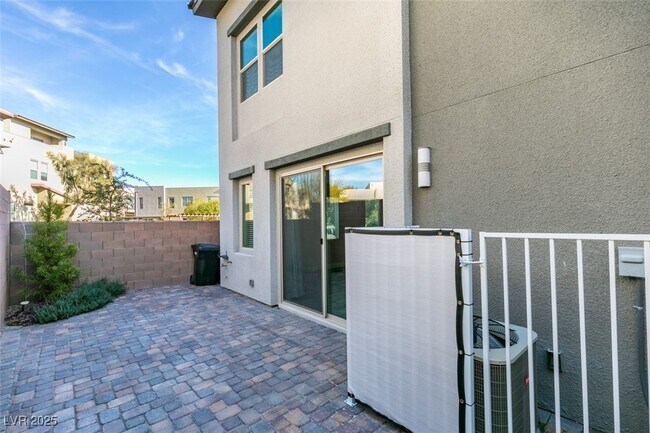 Building Photo - 11323 Gravitation Dr