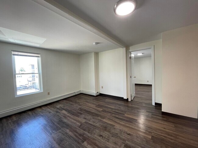 Building Photo - 53 Walker St