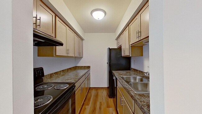 Building Photo - Renovated Upper 1 Bedroom 1 Bathroom Apartment is Available