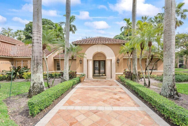 Building Photo - 4852 N State Rd 7