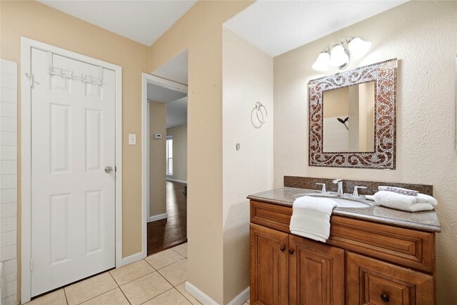 Building Photo - 18511 Egret Bay Blvd