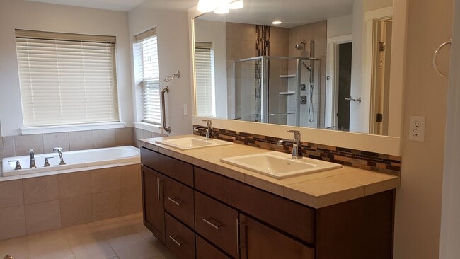 Building Photo - 4 Bedroom Home in Silverdale's Woodbridge Community!