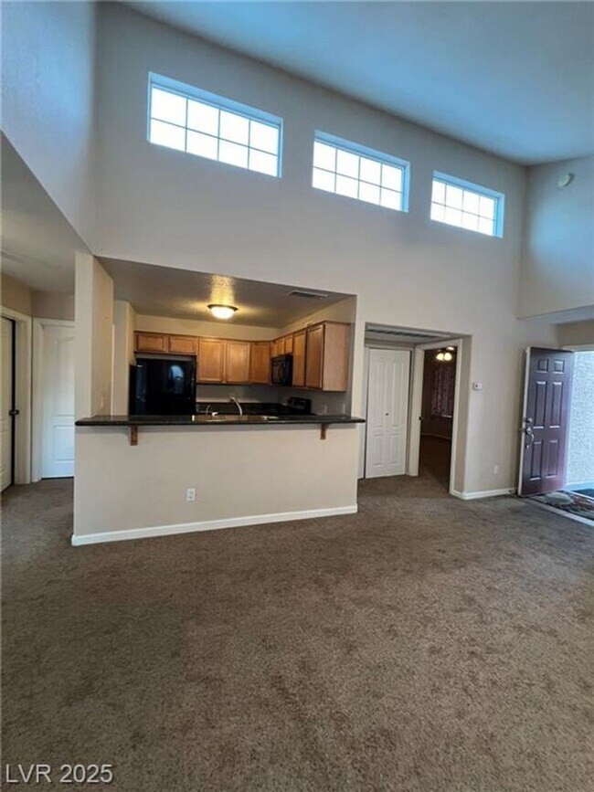 Building Photo - 9325 W Desert Inn Rd