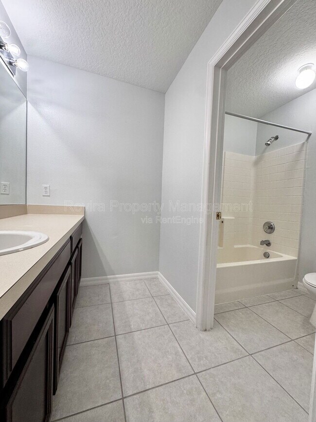 Building Photo - 661 Hacienda Cir