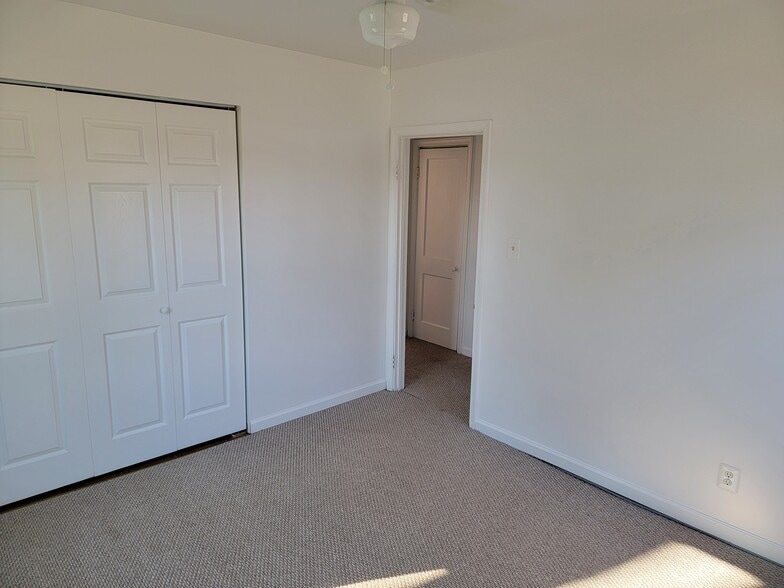 Building Photo - 682 Plater St