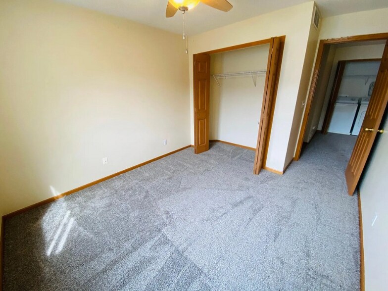 Building Photo - 3128 Juniper Ln