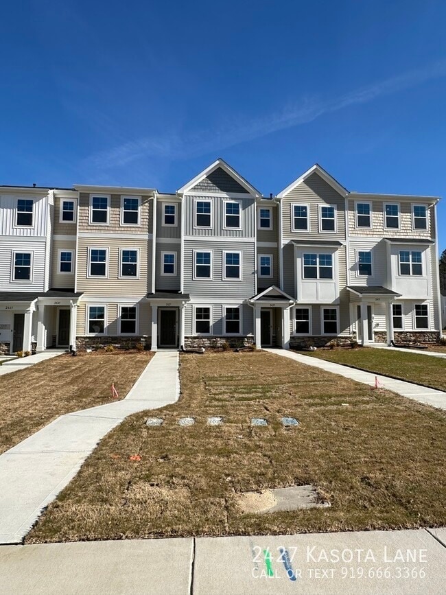 Building Photo - 2427 Kasota Ln