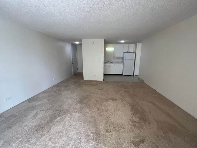 Building Photo - 1521-BK