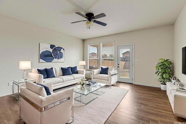 Building Photo - 322 Walnut Crest