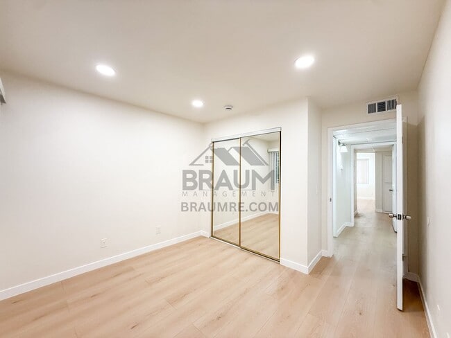 Building Photo - 11839 Burbank Blvd