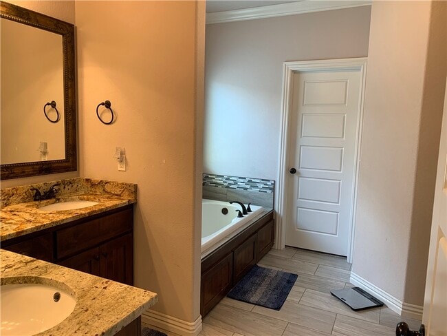 Building Photo - 3203 SW Joshua Ave