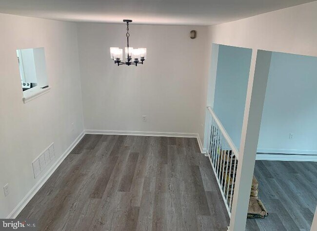 Building Photo - 2005 Wintergreen Pl