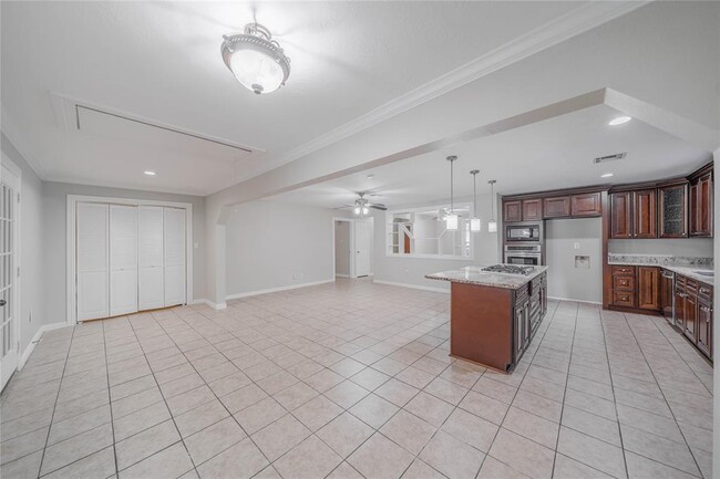 Building Photo - 10915 Sagecrest Ln