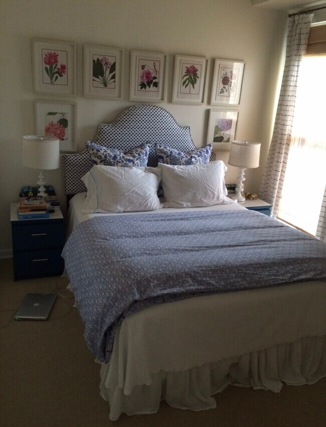 Bedroom 1 - 1708 N Bissell St