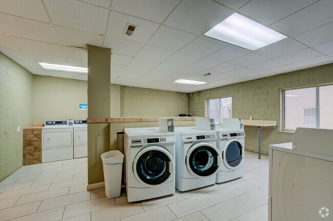 Laundry - Huron River Wyandotte Apartments