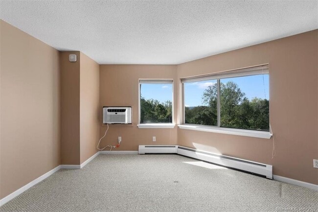 Building Photo - 675 Townsend Ave