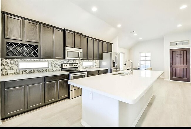 Building Photo - 20711 Winghaven Dr