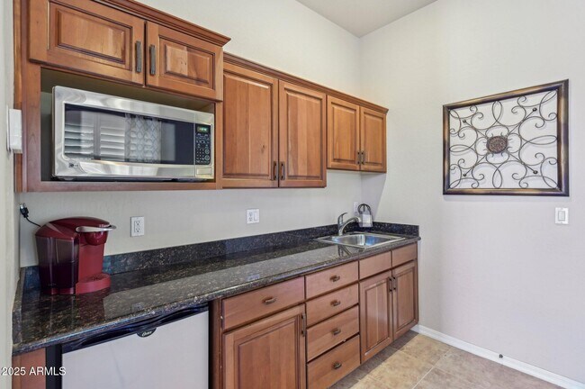 Building Photo - 351 N Cloverfield Cir
