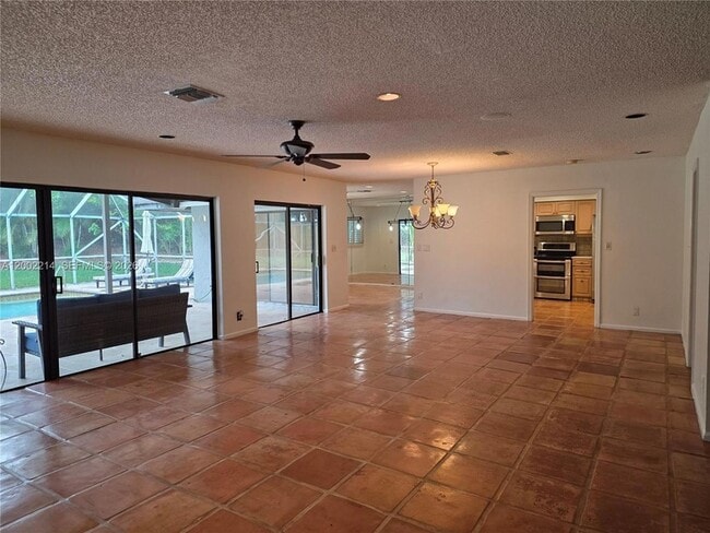 Building Photo - 6975 Bianchini Cir