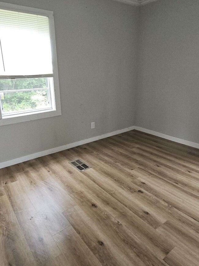 Building Photo - 107 Drive 980