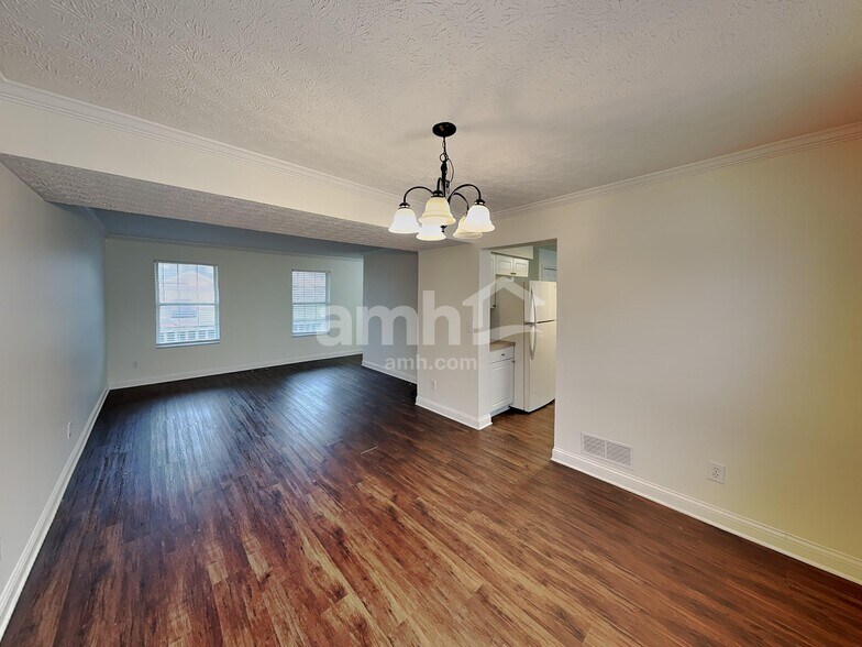 Building Photo - 328 Prairie Run Dr