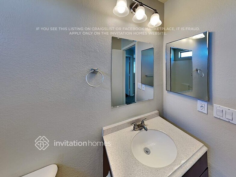 Building Photo - 7208 S 56th Ave