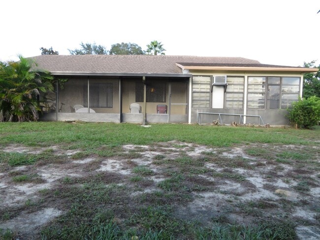 Building Photo - Coming Soon! Beautiful and Spacious 3 bedroom 2 bath Home With a Split Floor Plan.