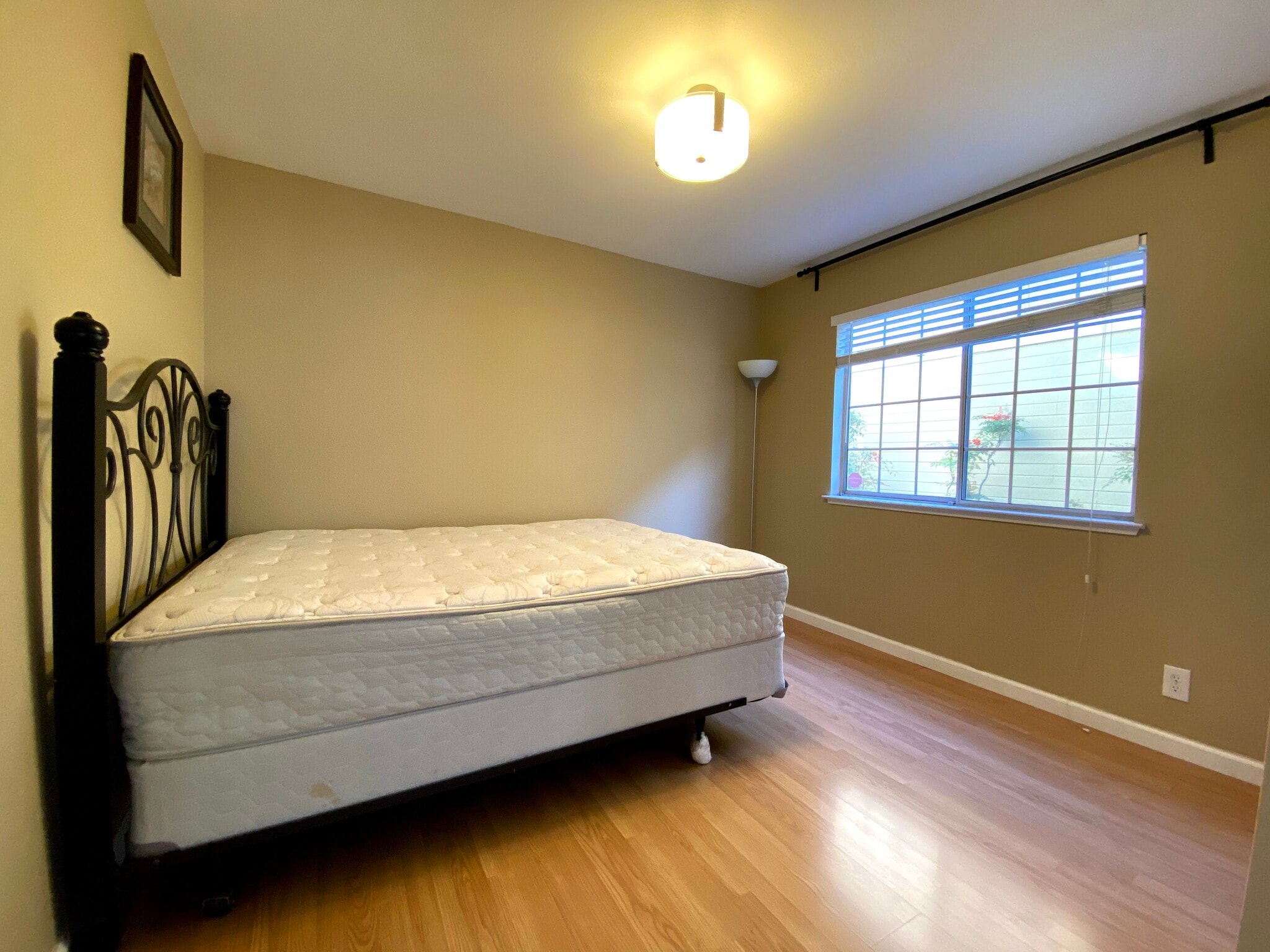 Building Photo - 34565 Vane Cmn