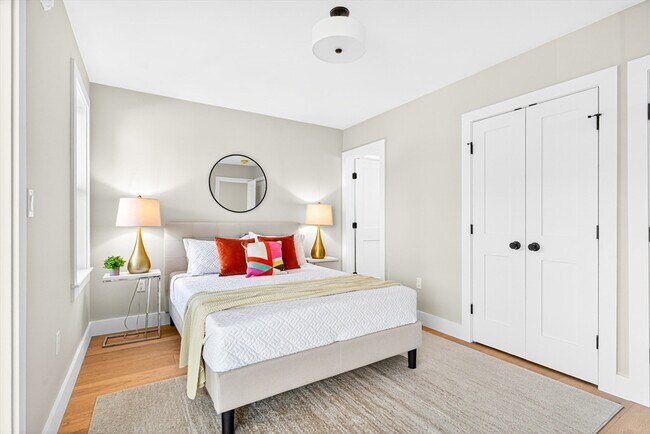 Building Photo - 584 Cambridge St