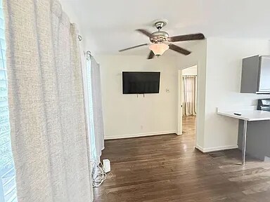 Building Photo - 1023 W Gardner St