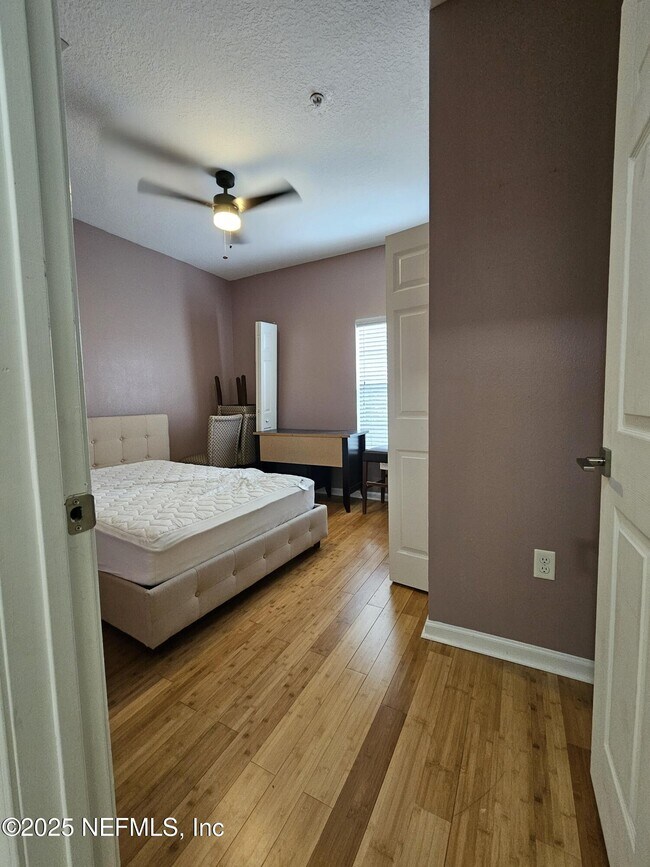Building Photo - 8235 Lobster Bay Ct