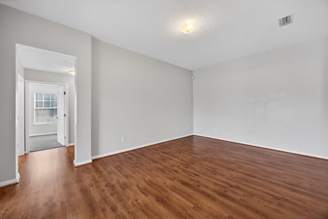 Building Photo - Eagle Harbor Townhome