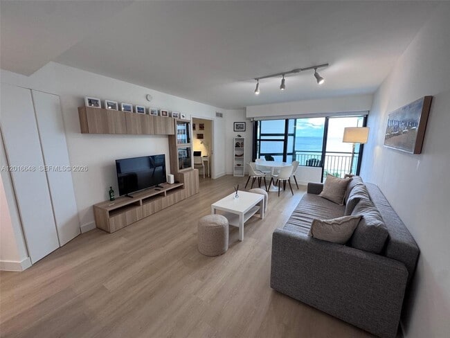 Building Photo - 3800 Galt Ocean Dr